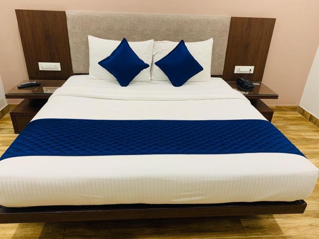 Hotel Ak Suites Патиала Экстерьер фото