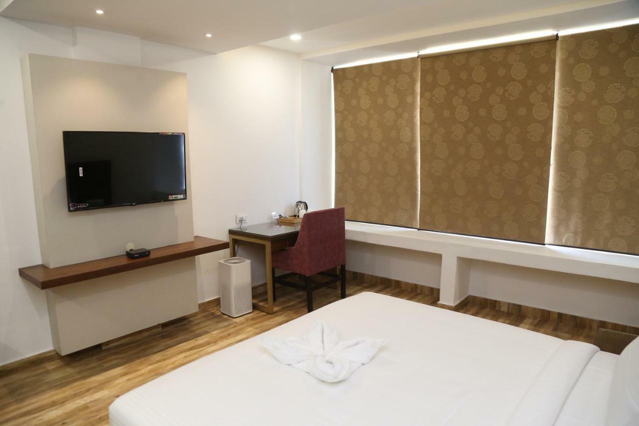 Hotel Ak Suites Патиала Экстерьер фото