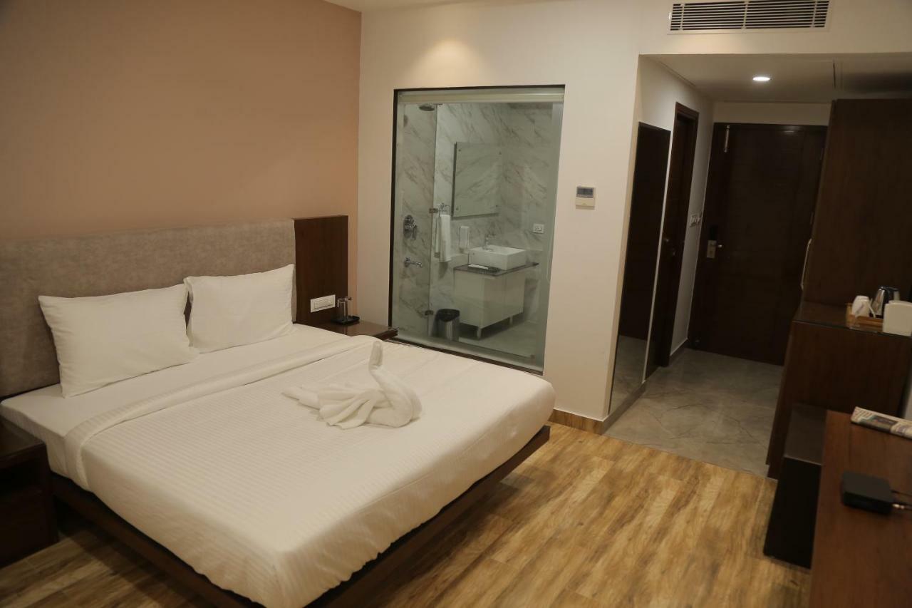 Hotel Ak Suites Патиала Экстерьер фото